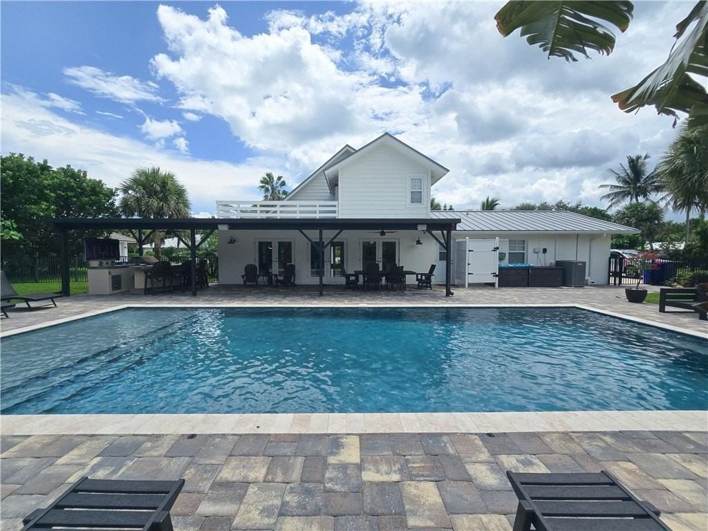 2180 Captains Walk - Photo 2 of 31