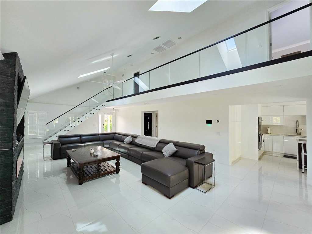 2180 Captains Walk - Photo 5 of 31