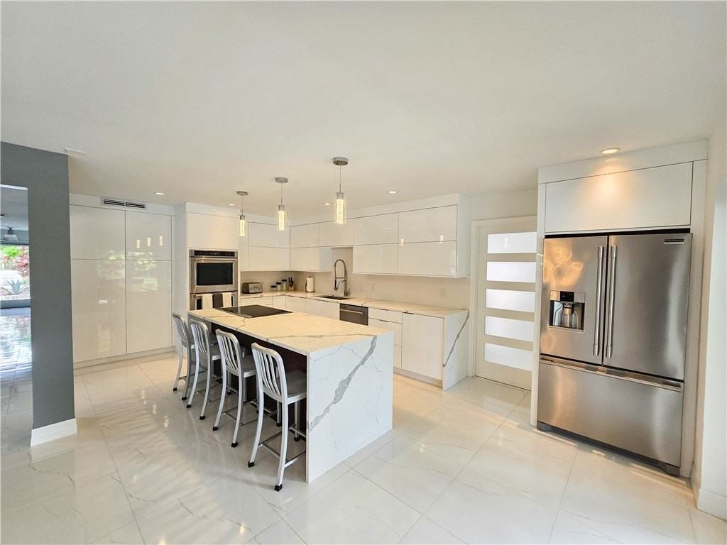 2180 Captains Walk - Photo 7 of 31