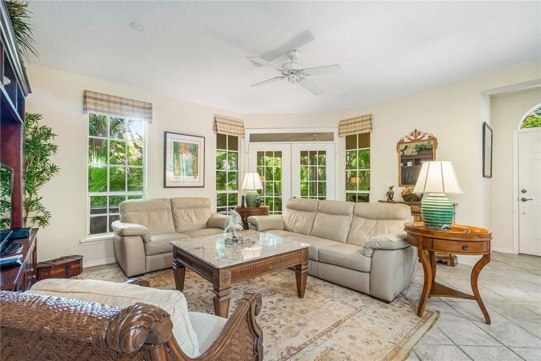 1385 Winding Oaks Circle West #702 - Photo 3 of 36