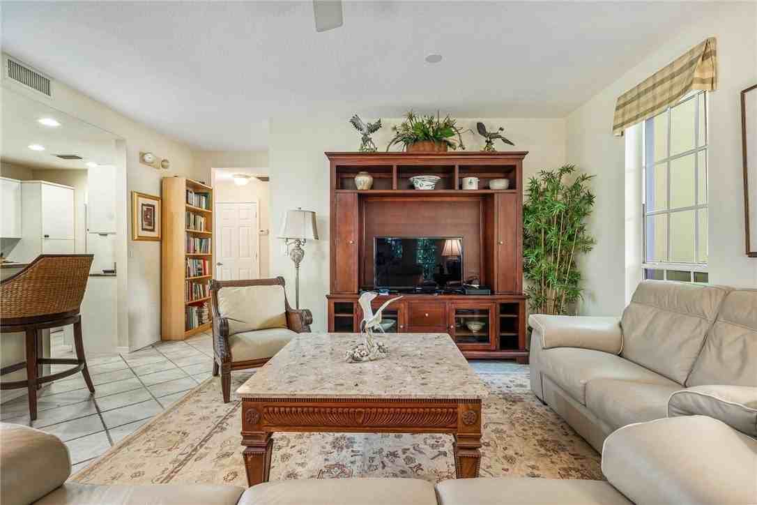 1385 Winding Oaks Circle West #702 - Photo 6 of 36