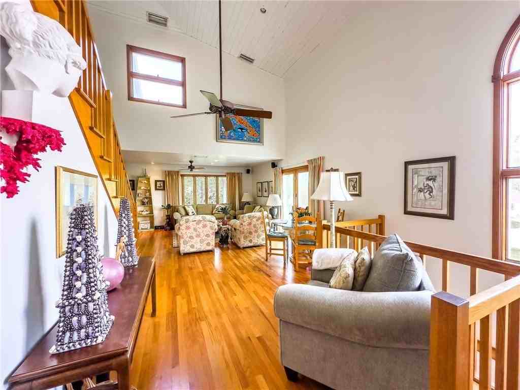 725 Conn Way - Photo 3 of 35