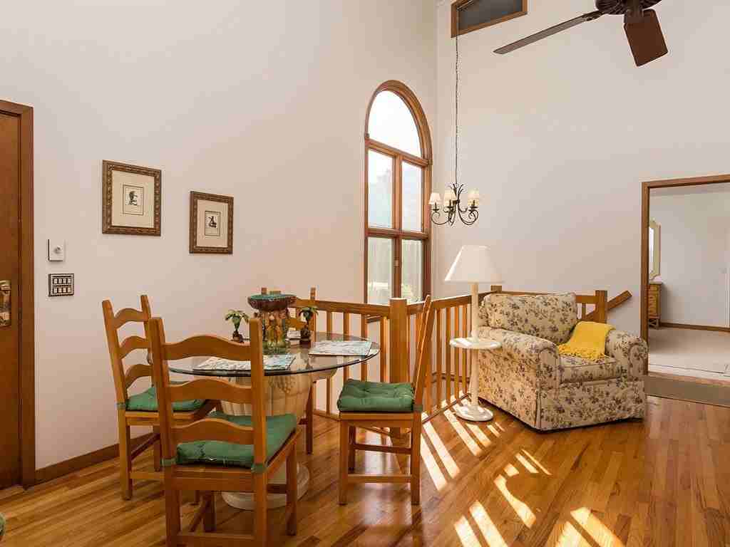 725 Conn Way - Photo 6 of 35