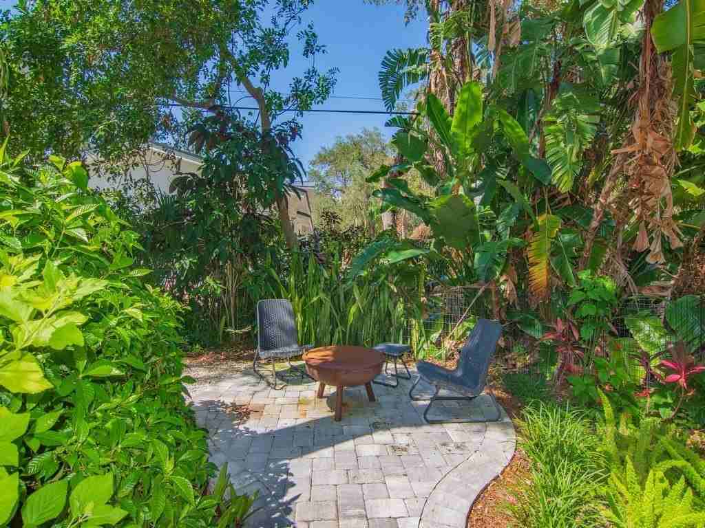 3902 Sabal Palm Dr - Photo 3 of 36