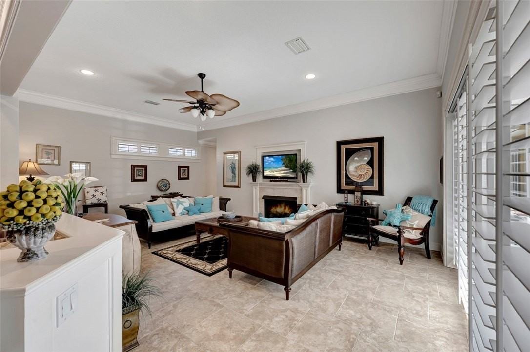 140 South Monterey Drive - Photo 6 of 36