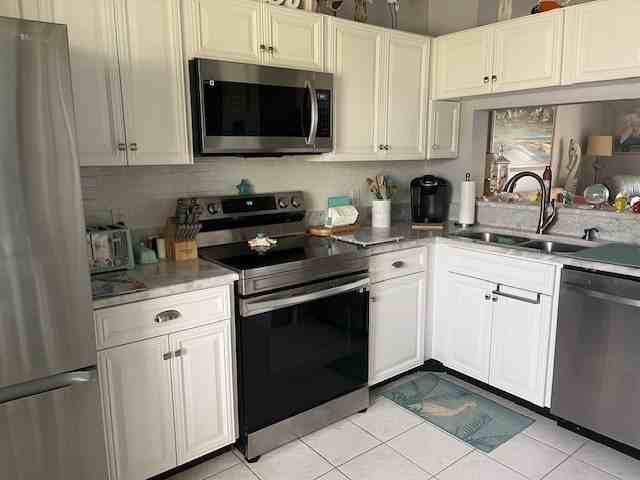 5745 Pelican Pointe Dr Apt 4 #4 - Photo 2 of 27