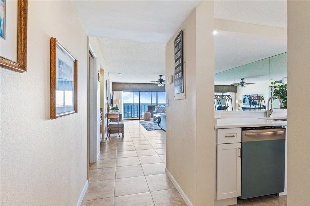 8840 S Sea Oaks Way Apt 207b #207B - Photo 4 of 36