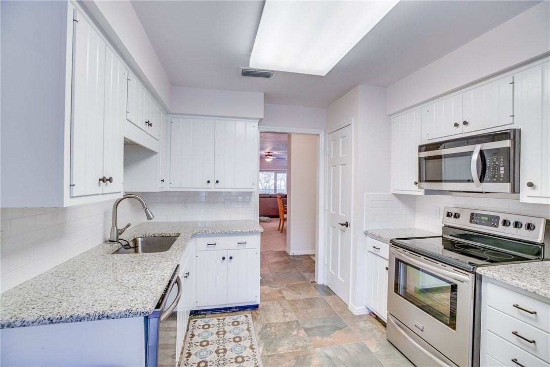 107 W Park Shores Cir Apt 28w #28W - Photo 5 of 21