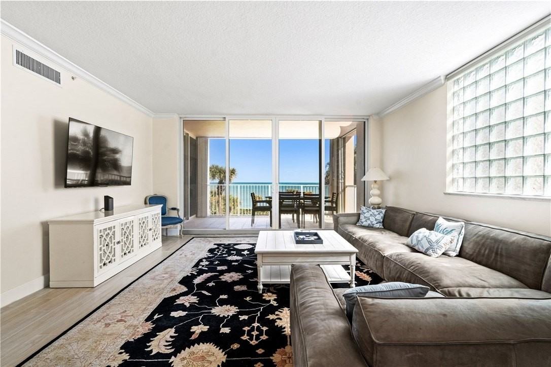 8866 North Sea Oaks Way #208 - Photo 5 of 36