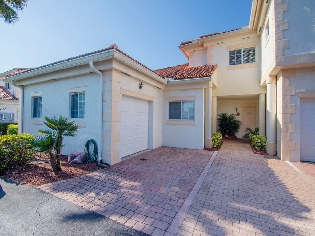 528 7th Sq Apt 102 #102 - Photo 2 of 28