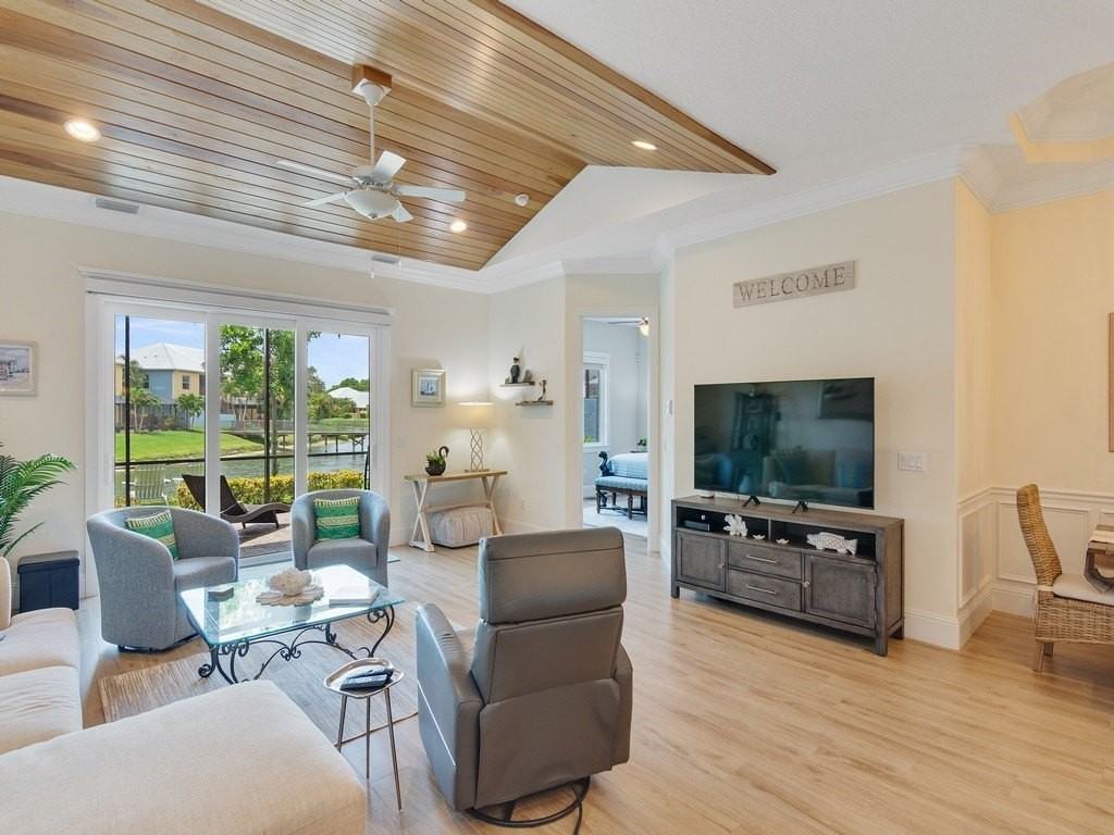 2010 Bridgepointe Circle #102 - Photo 6 of 36