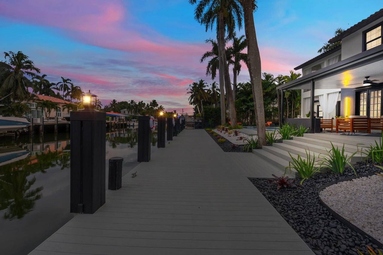 516 Royal Plaza Dr - Photo 4 of 15