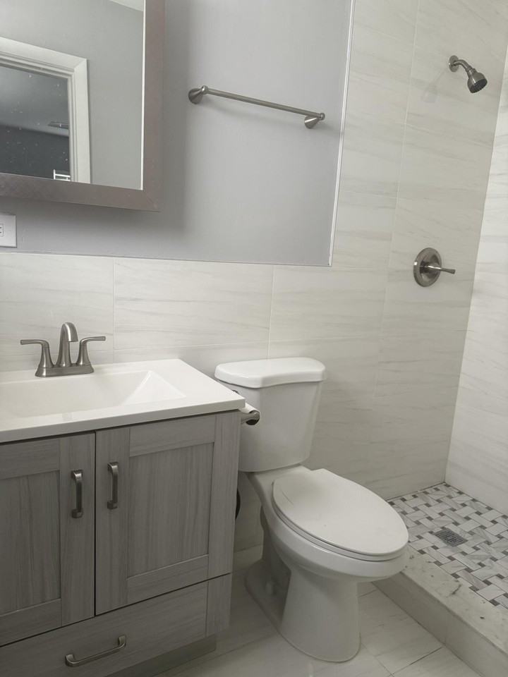 418 SW 14th Street - Photo 6 of 12