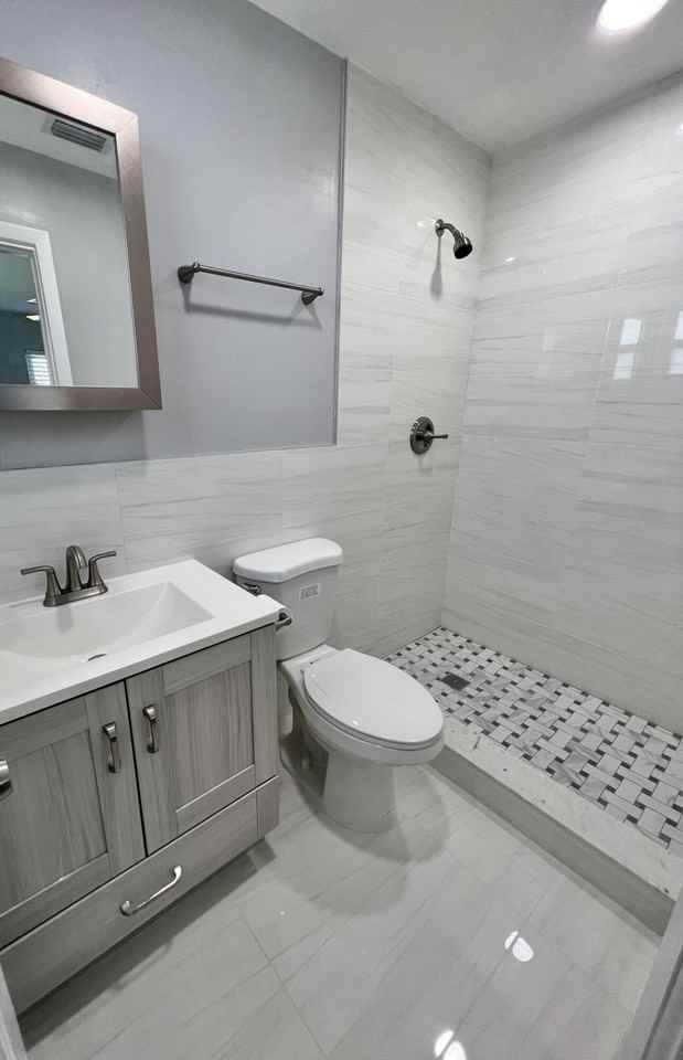 418 SW 14th Street - Photo 7 of 12