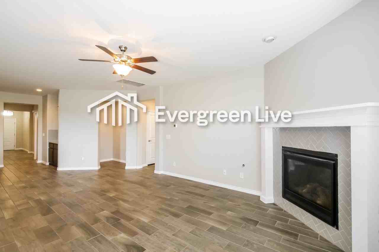 3409 Molly Dr - Photo 3 of 19