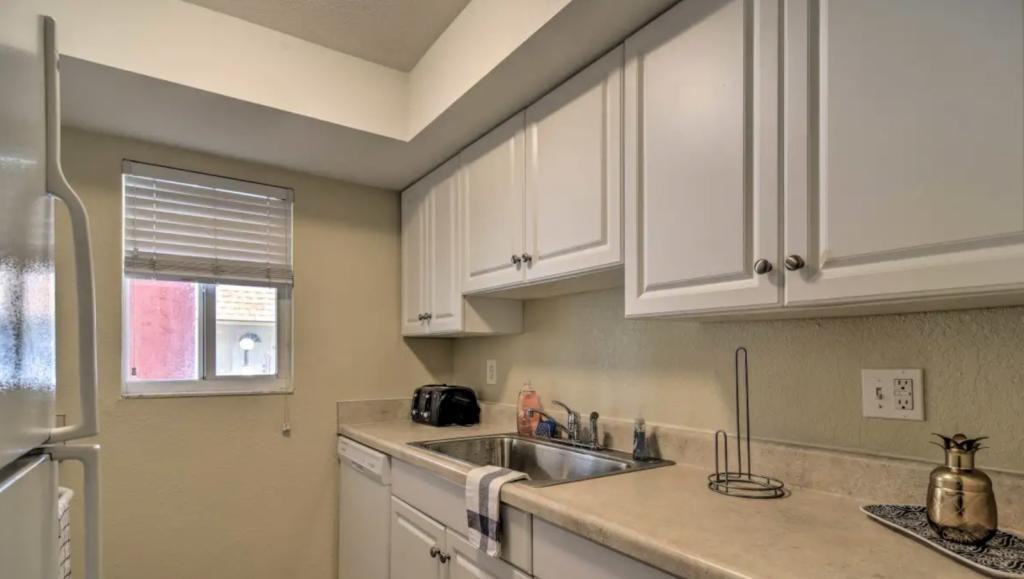 2704 2nd St - Photo 4 of 8
