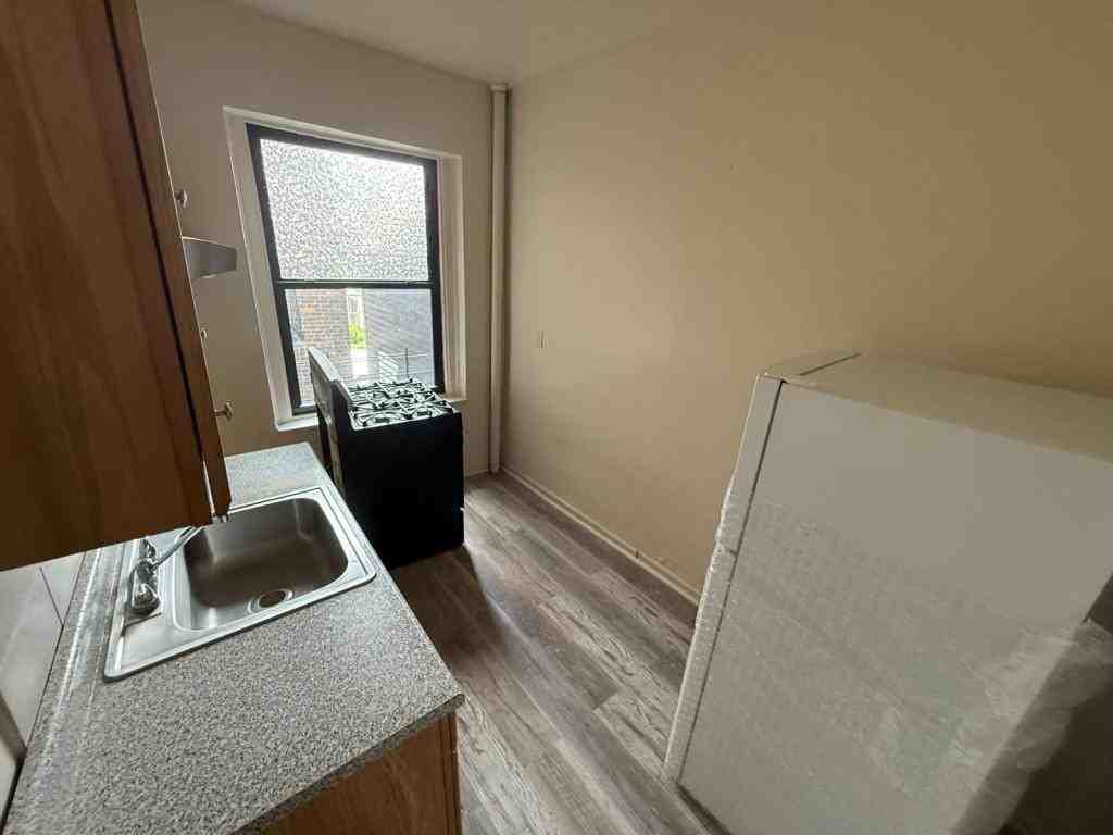 36 Bruce Ave - Photo 5 of 7