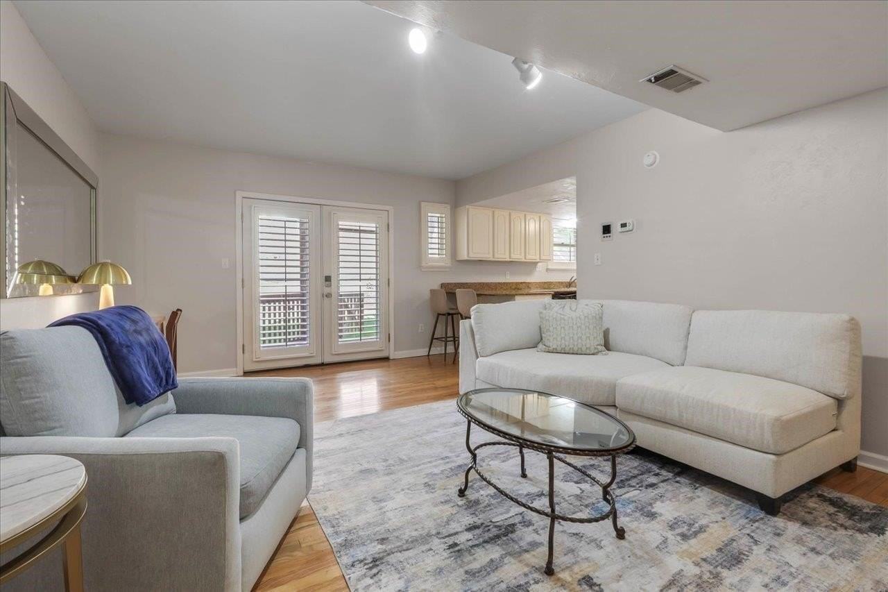 517 E Jefferson St Unit 45 #45 - Photo 5 of 32