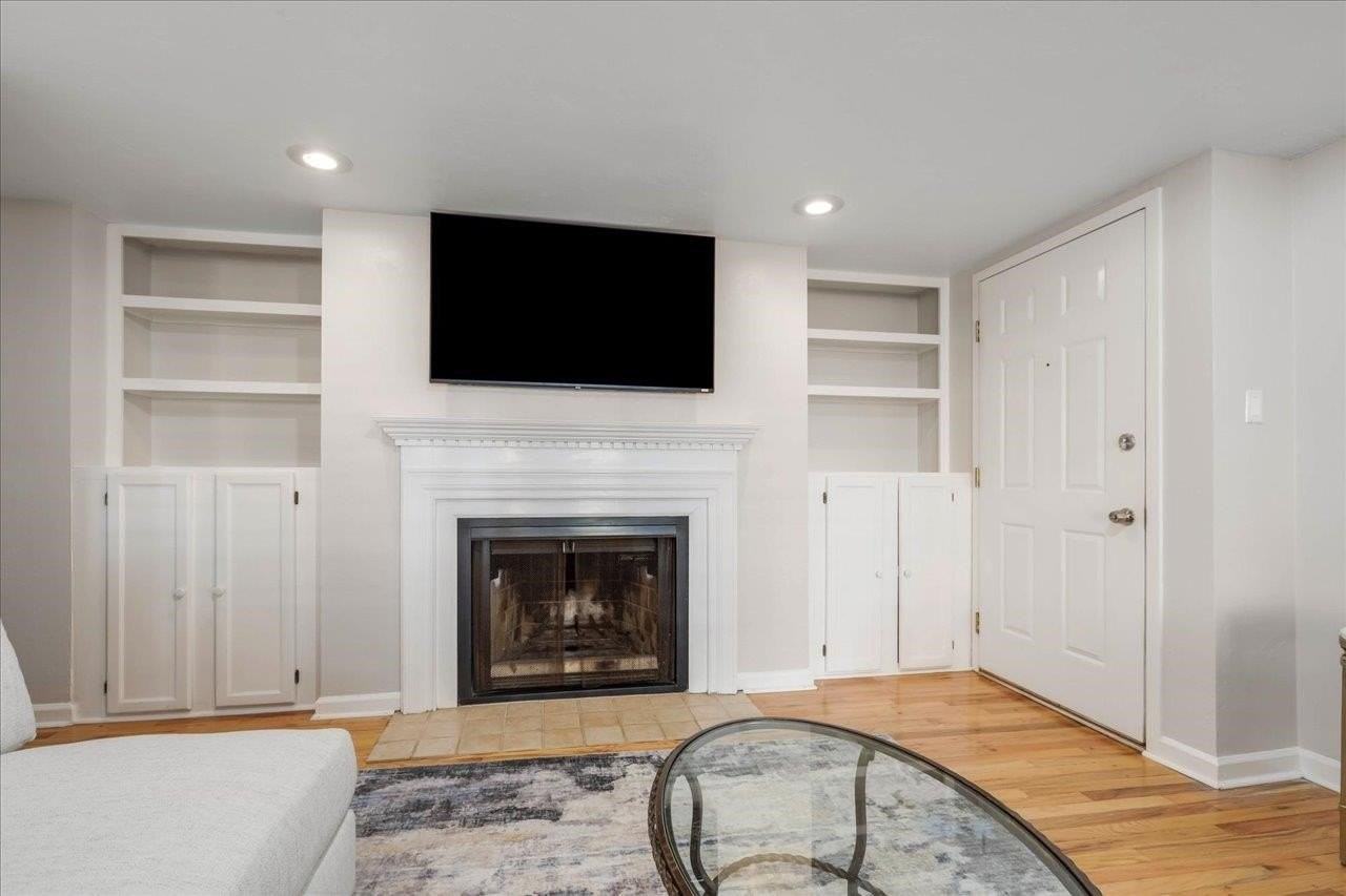 517 E Jefferson St Unit 45 #45 - Photo 7 of 32