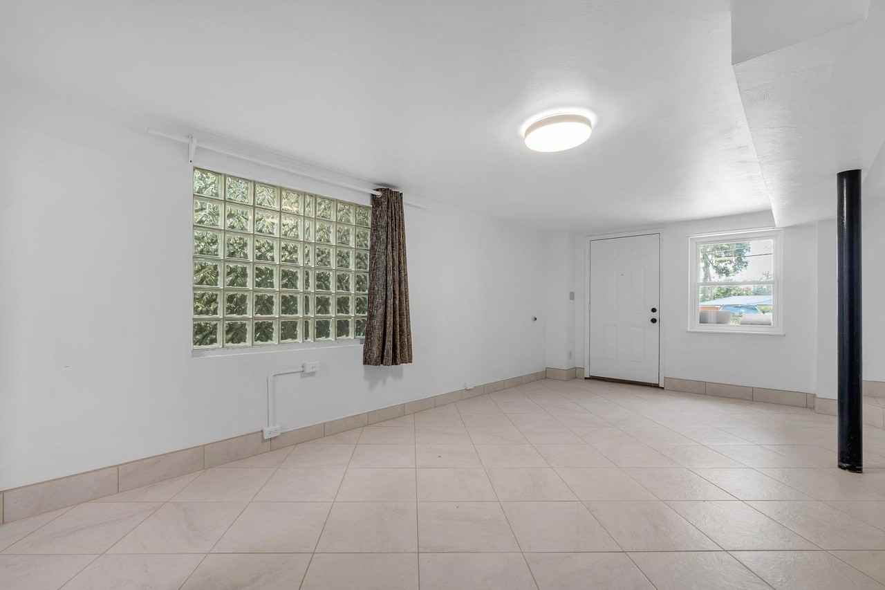 2208 Escambia Dr - Photo 2 of 25