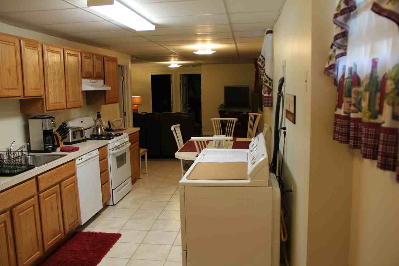 130 Monroe St - Photo 2 of 9