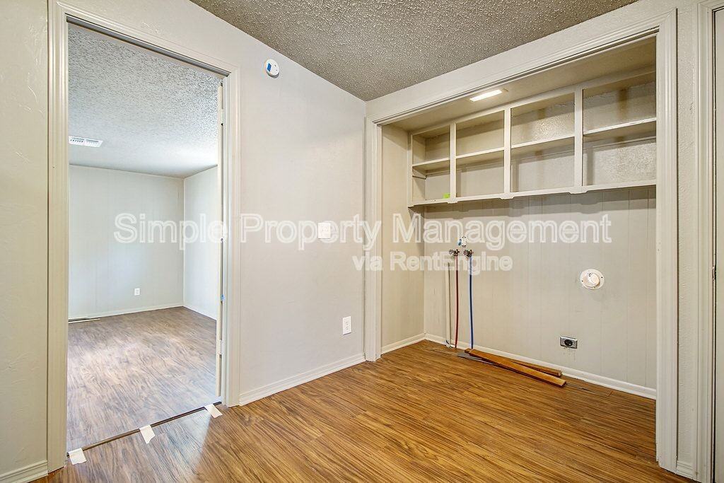 4712 Se 23rd St - Photo 6 of 18