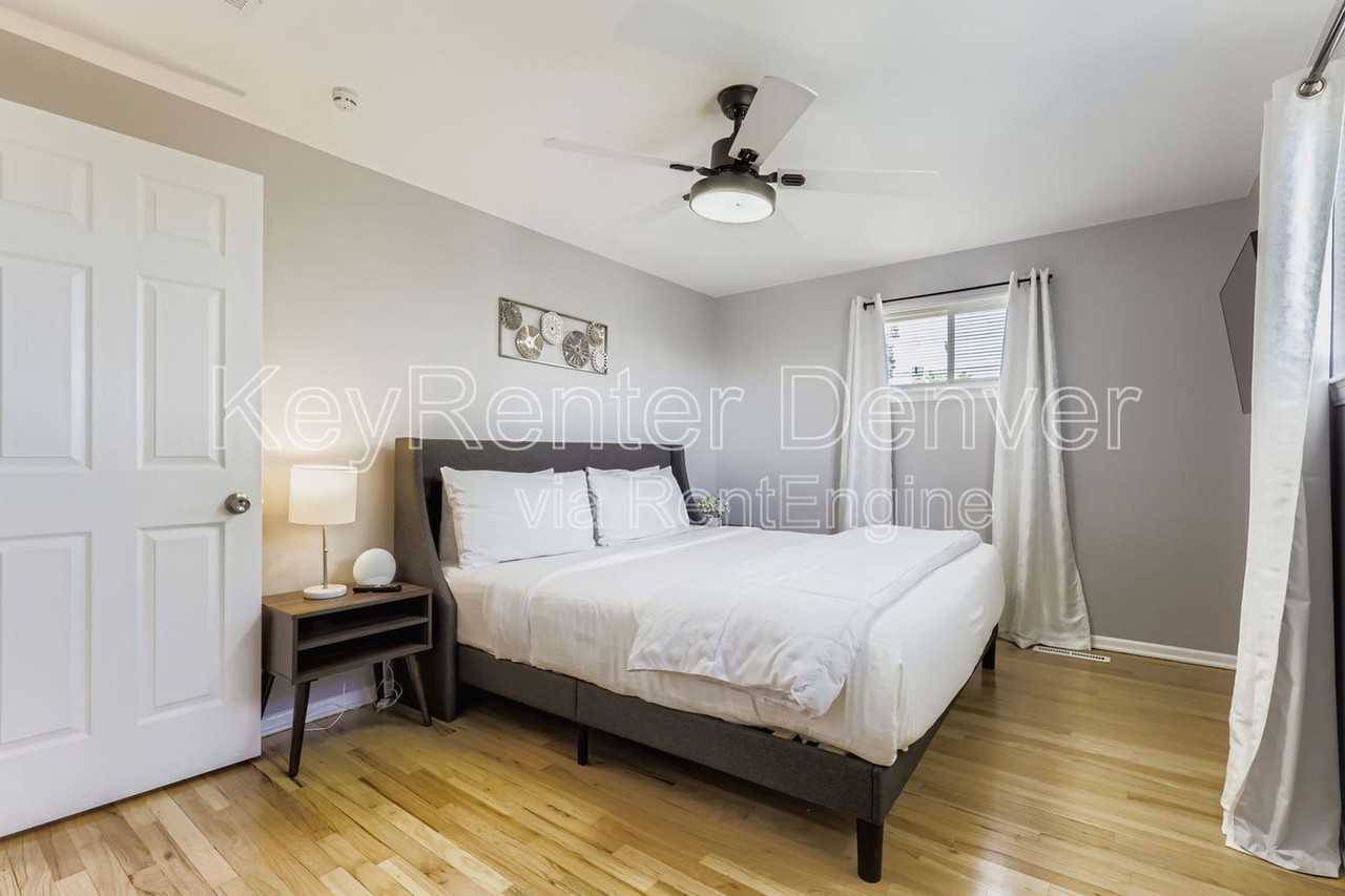 683 Dawson St - Photo 2 of 40