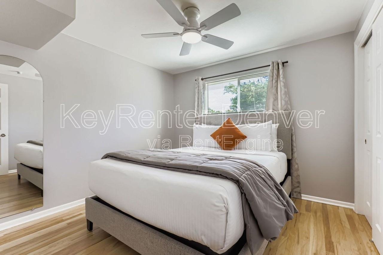 683 Dawson St - Photo 5 of 40