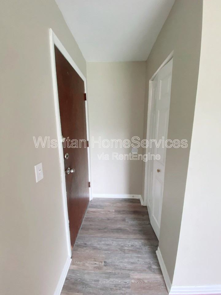 218 N Charleston Blvd #1 - Photo 3 of 17