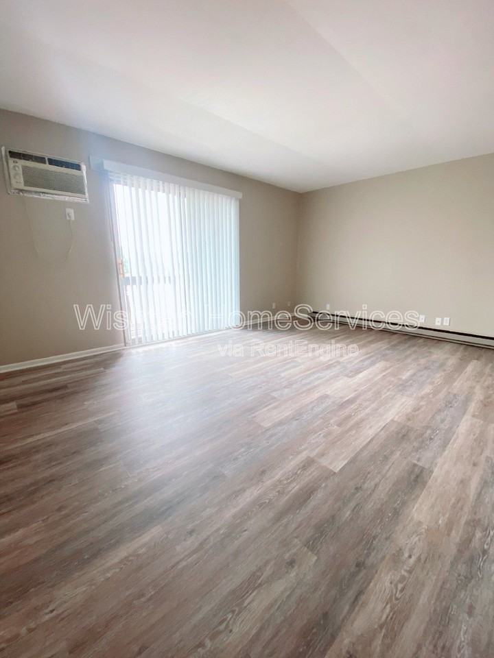 218 N Charleston Blvd #1 - Photo 4 of 17