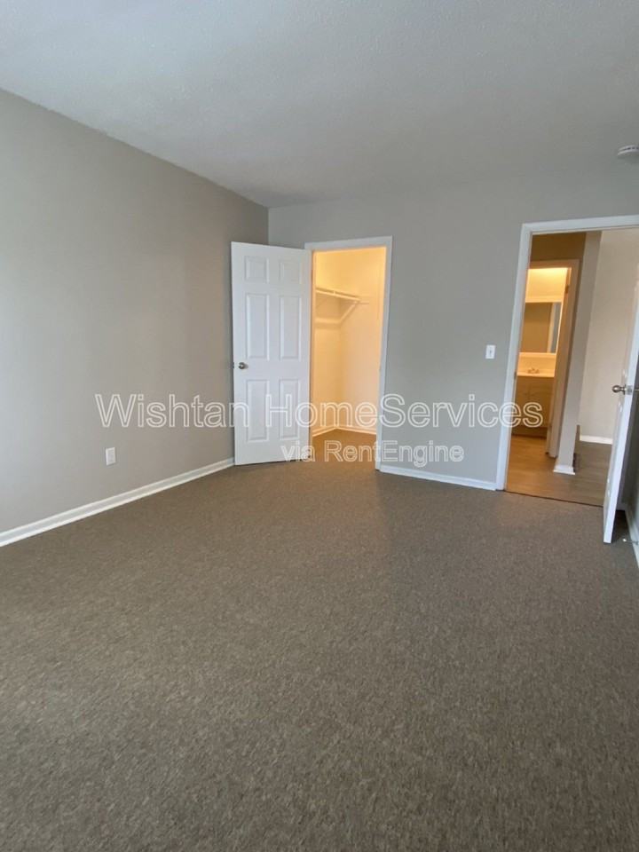 218 N Charleston Blvd #1 - Photo 6 of 17
