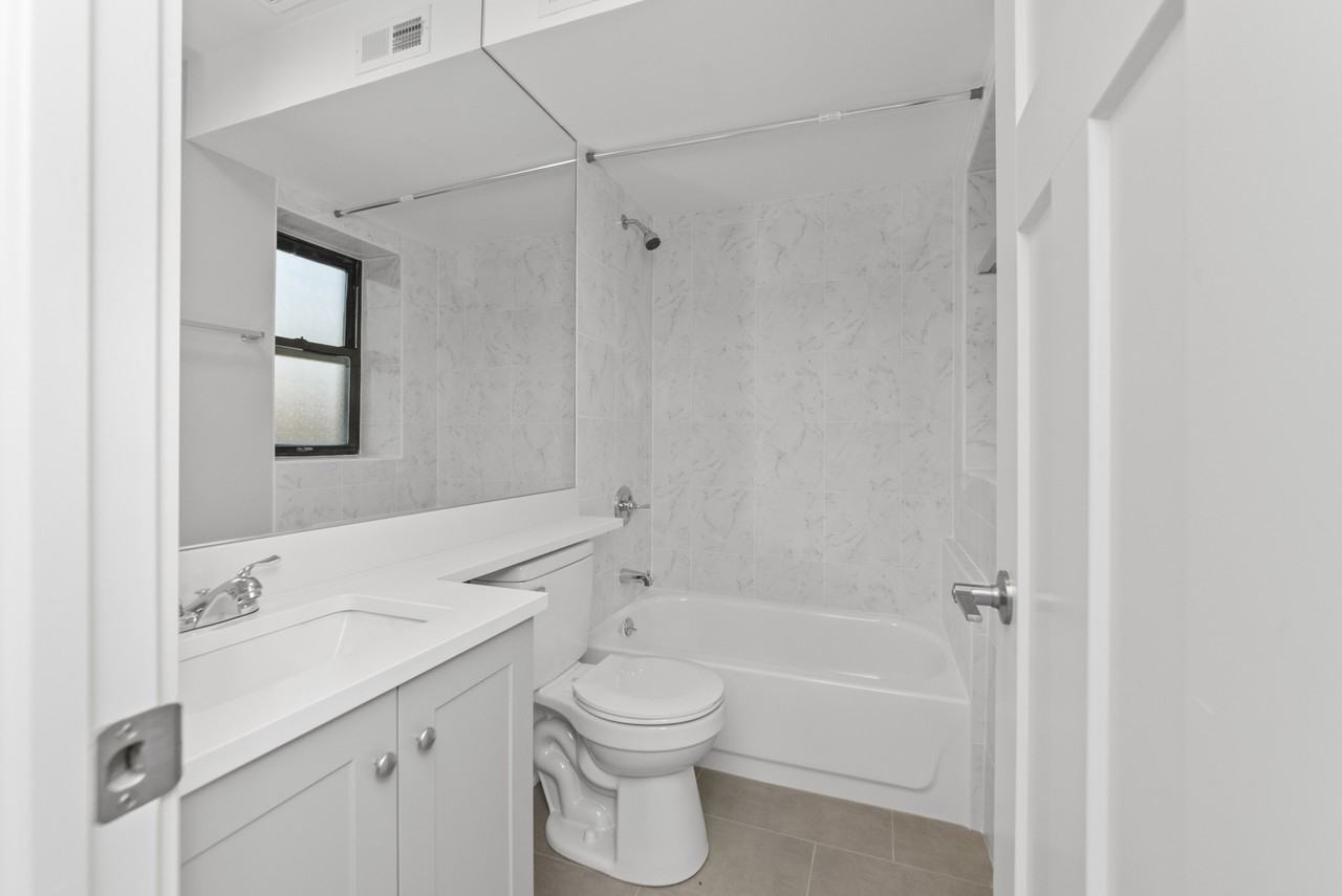 1133 Oak Ave #1133W1 - Photo 6 of 14