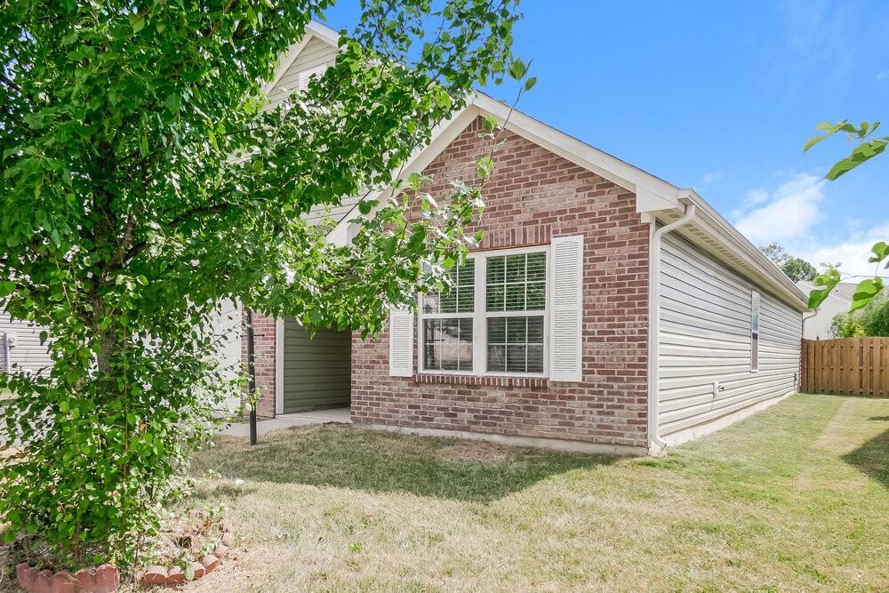 2532 Copper Hill Dr - Photo 3 of 16