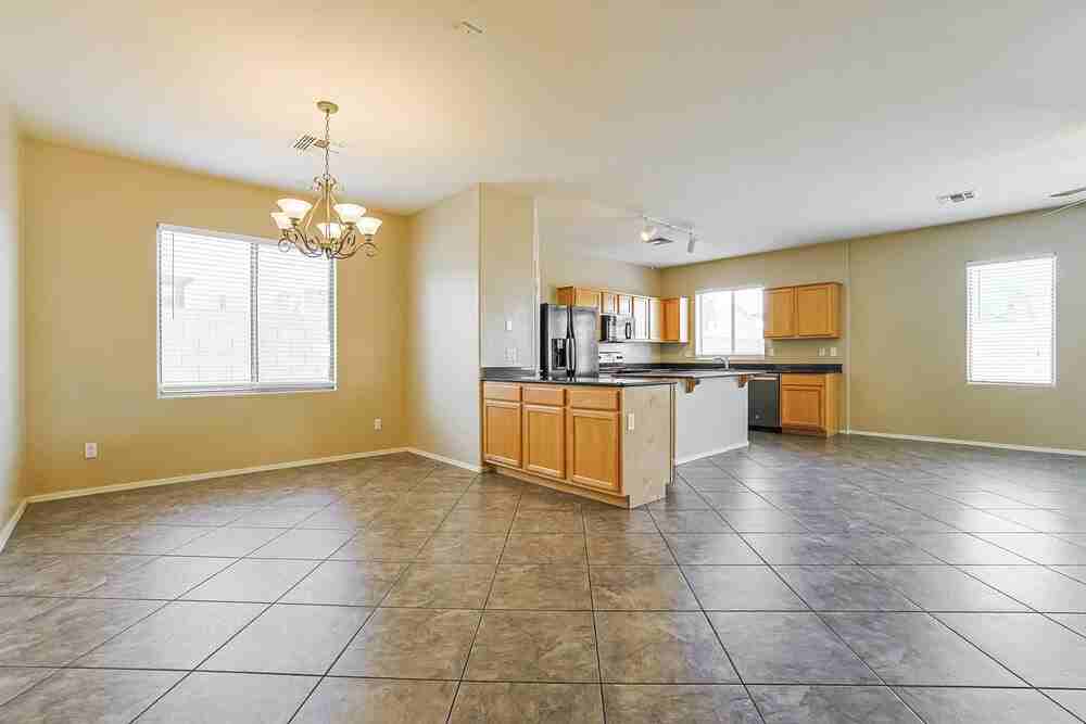 3705 E Jaguar Ave - Photo 5 of 16