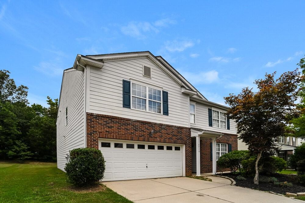 6510 Blackwood Ln - Photo 4 of 17