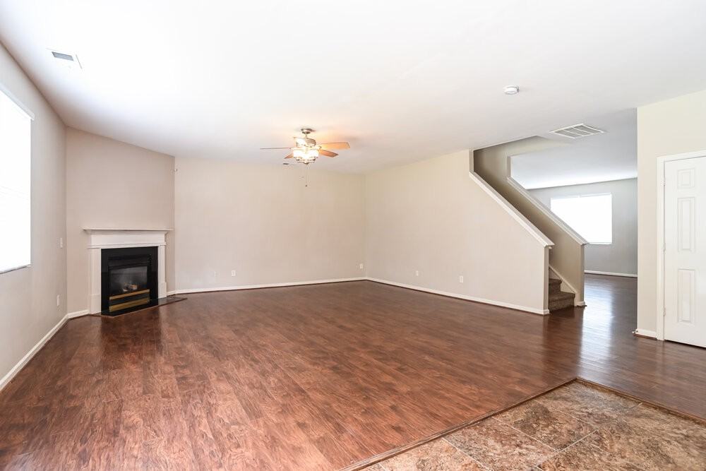 6510 Blackwood Ln - Photo 5 of 17
