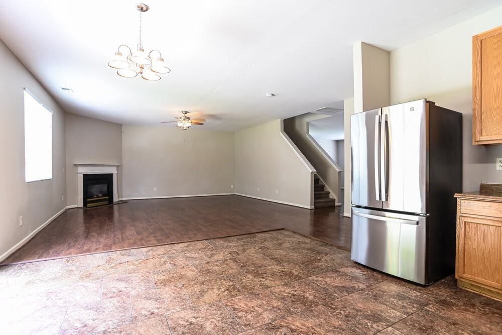 6510 Blackwood Ln - Photo 7 of 17