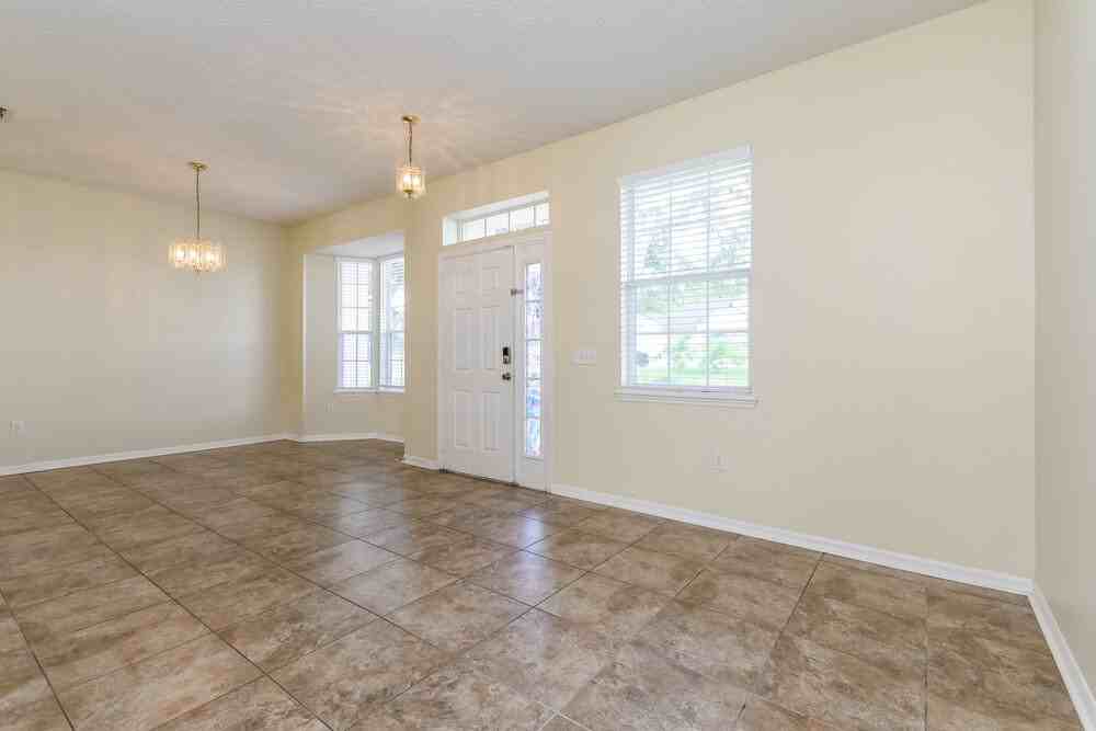 2510 Sherbrook Ln - Photo 3 of 16