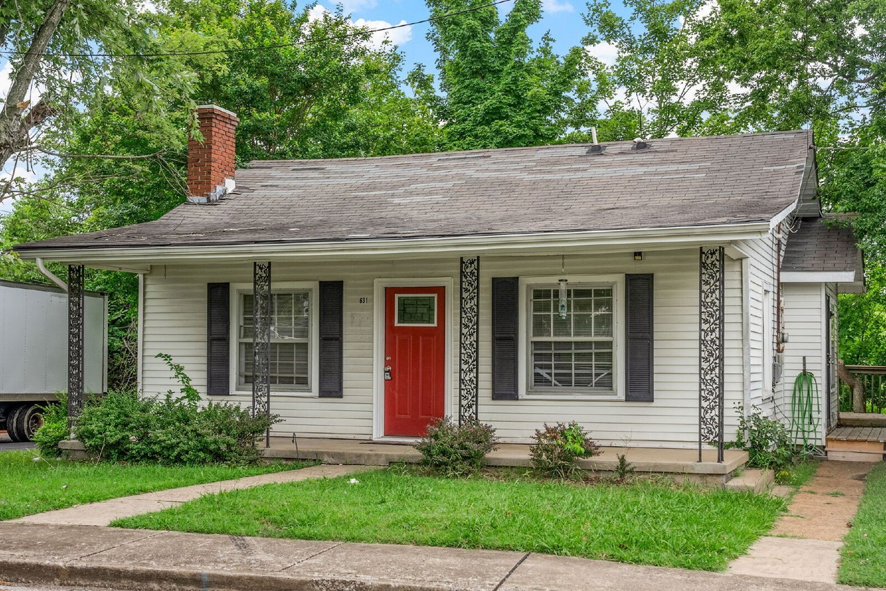 631 Ernest St - Photo 2 of 13