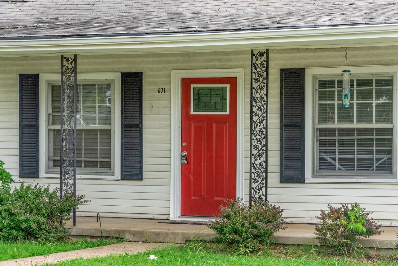 631 Ernest St - Photo 4 of 13