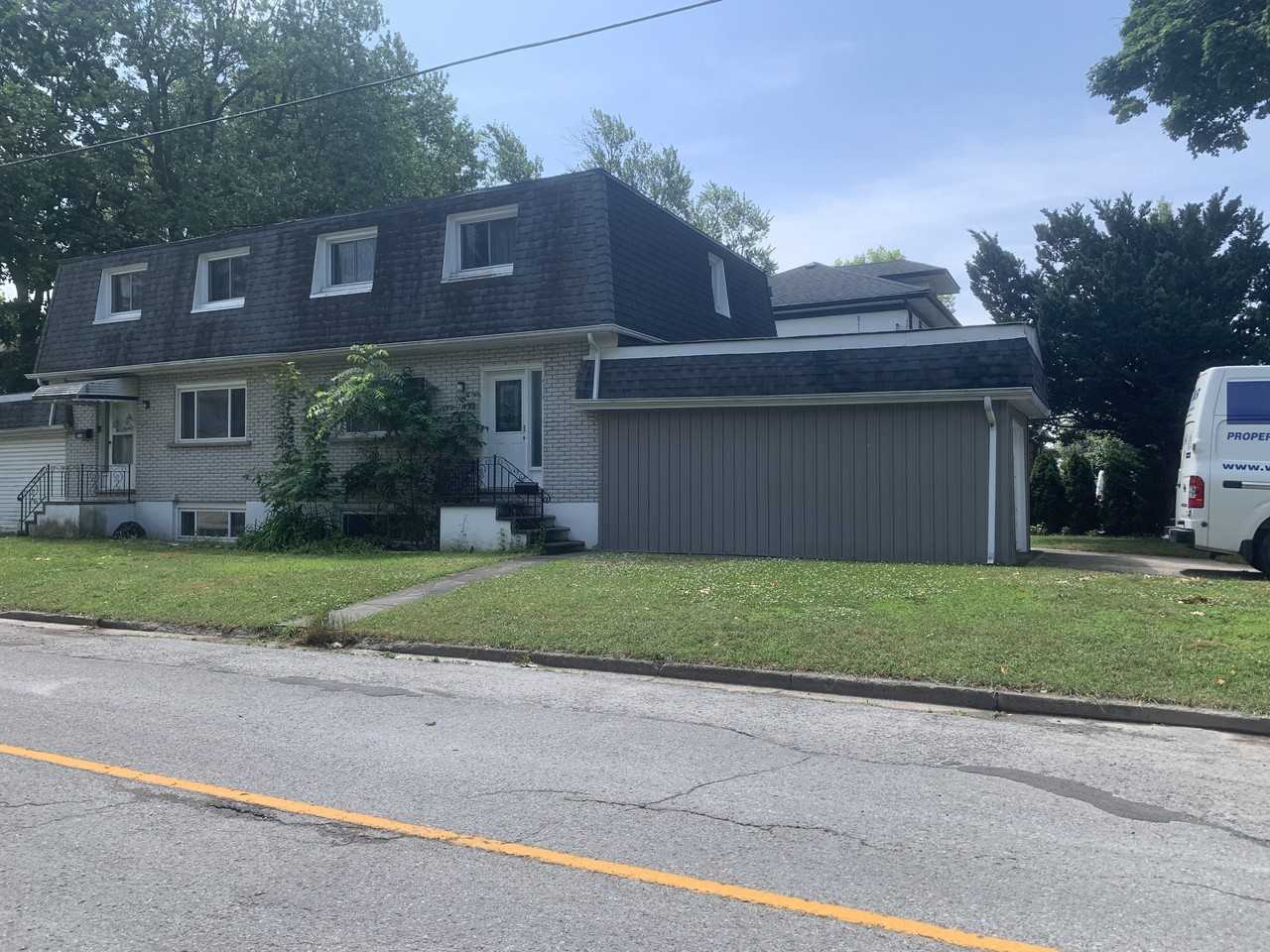 6136 Delaware Street, Niagara Falls - Photo 2 of 29