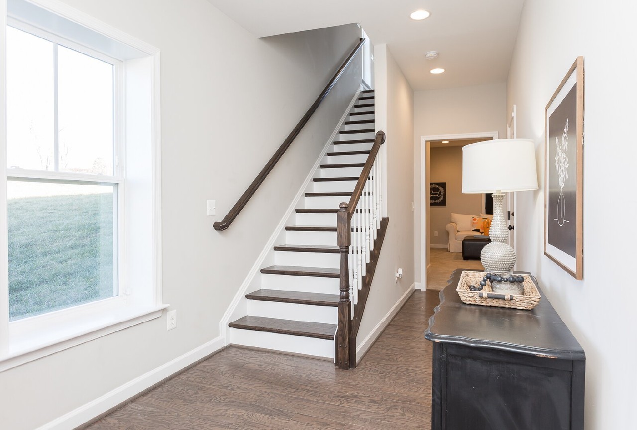 3381 Monterey Dr - Photo 3 of 32