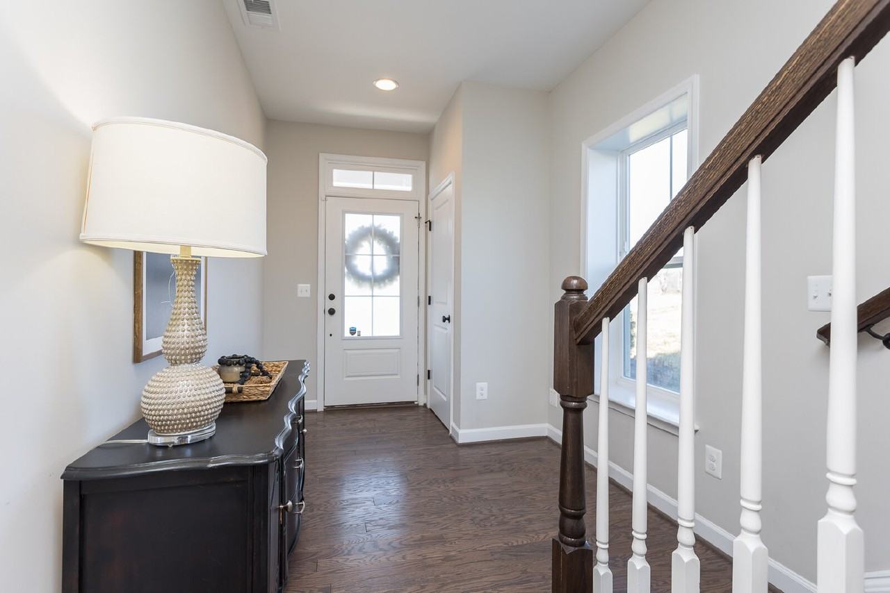 3381 Monterey Dr - Photo 4 of 32