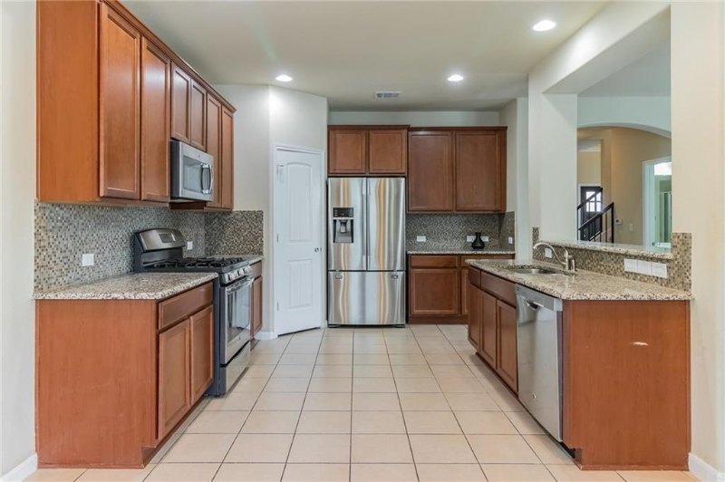 1816 Mathers Mill Trl - Photo 2 of 12