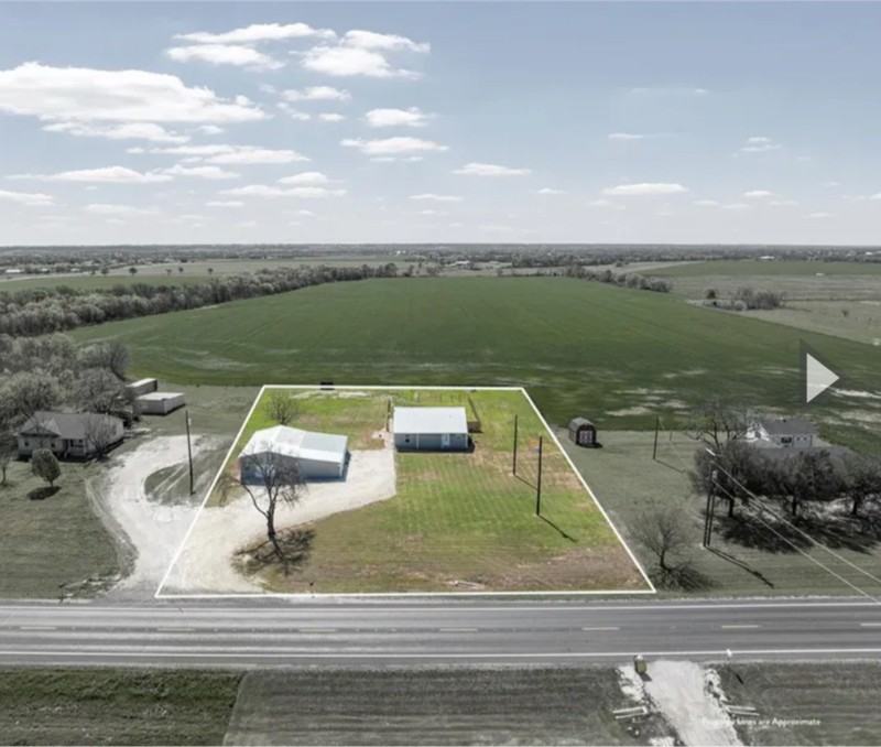 5730 Leroy Pkwy - Photo 2 of 13