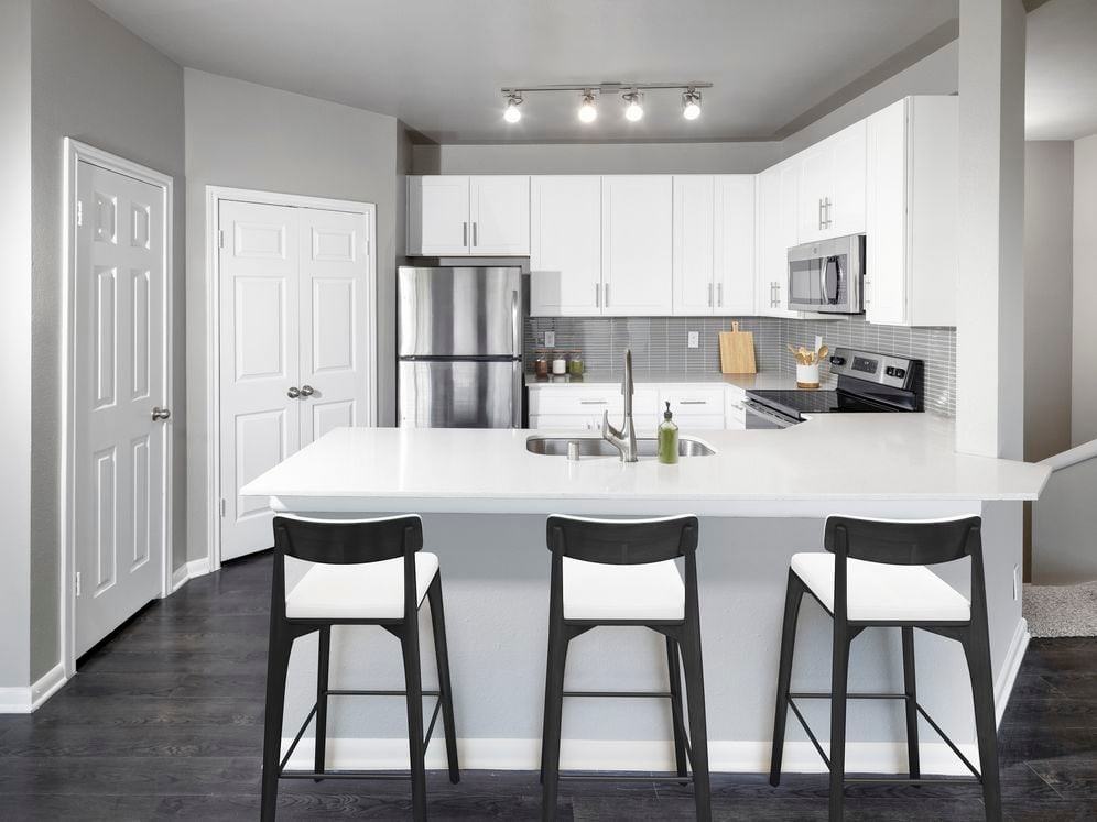 Avalon Addison - Photo 5 of 39