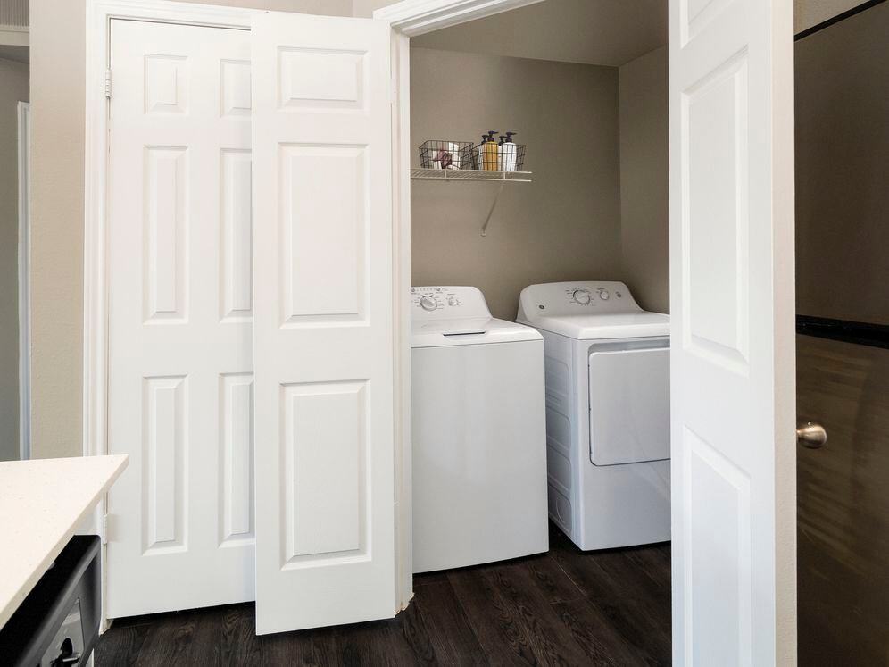 Avalon Addison - Photo 6 of 39