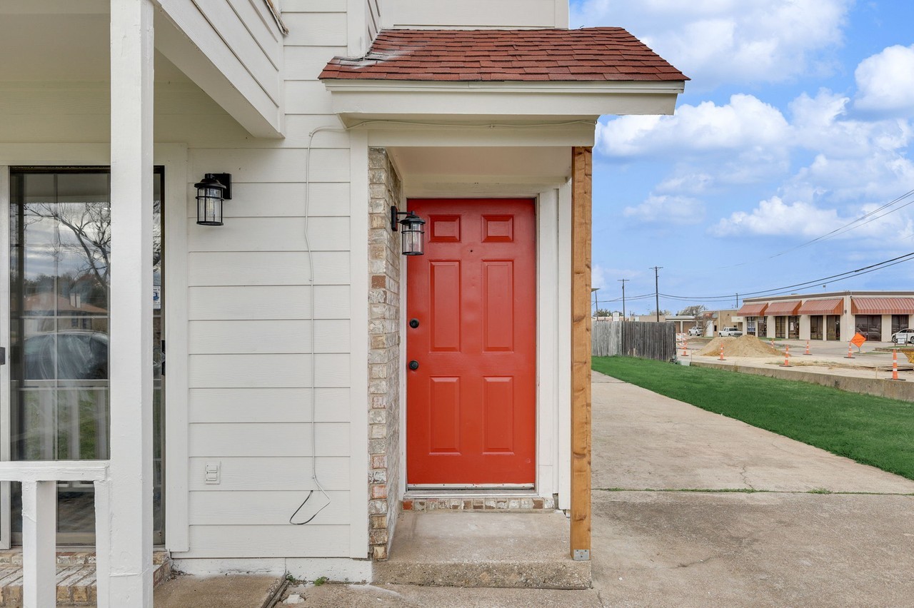 2300 Indigo Lane Arlington, TX 76015 - Photo 2 of 26