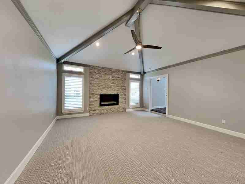 7613 Waasland Dr - Photo 3 of 19