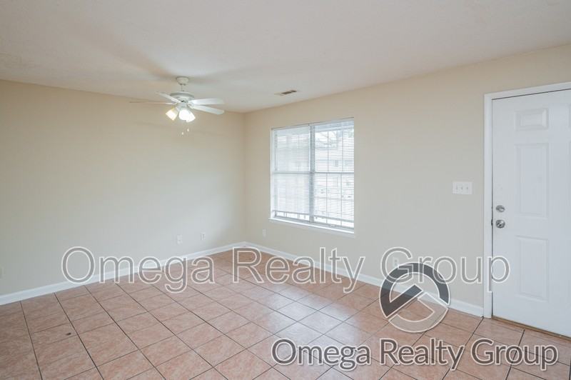 3328 Meridian St N #213 - Photo 7 of 29